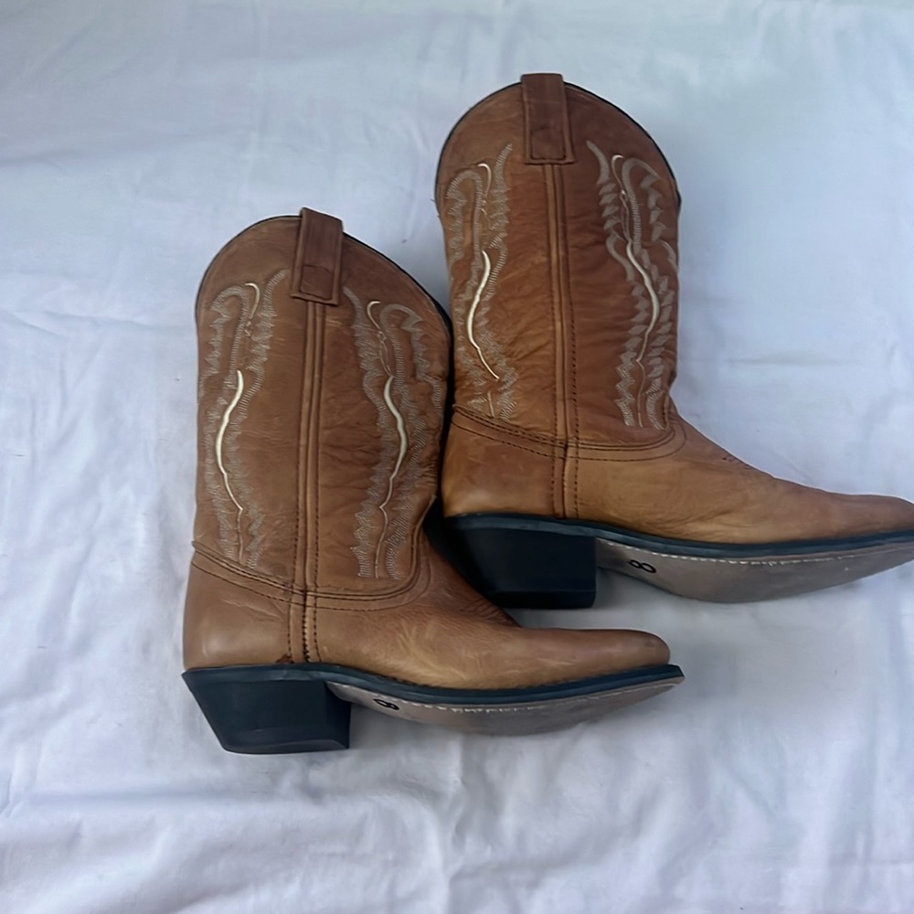Laredo women’s cowboy boots!